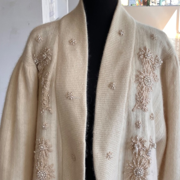 Vintage ivory Angora long sleeve, open front cardigan - Picture 2 of 15